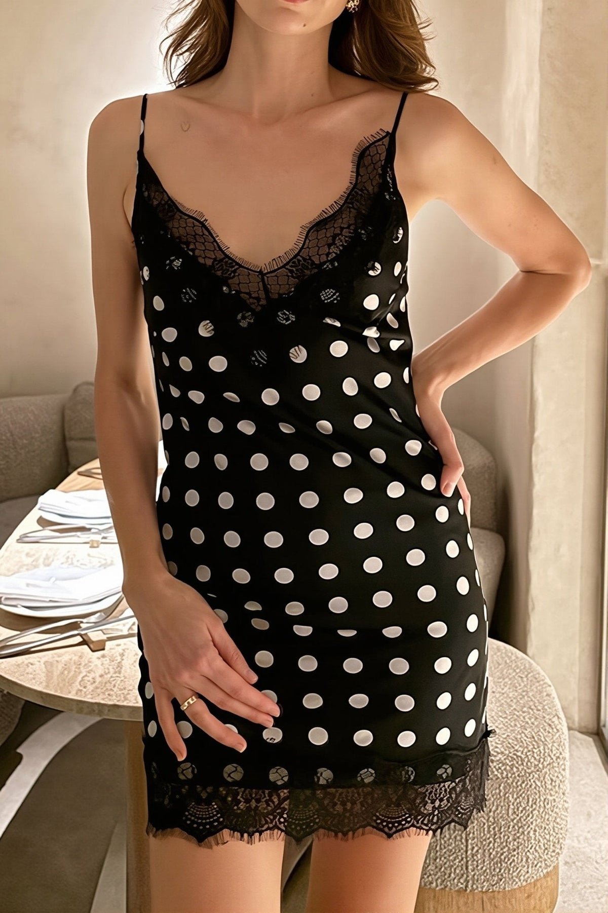 Vestido de alças com renda e bolinhas Gloria