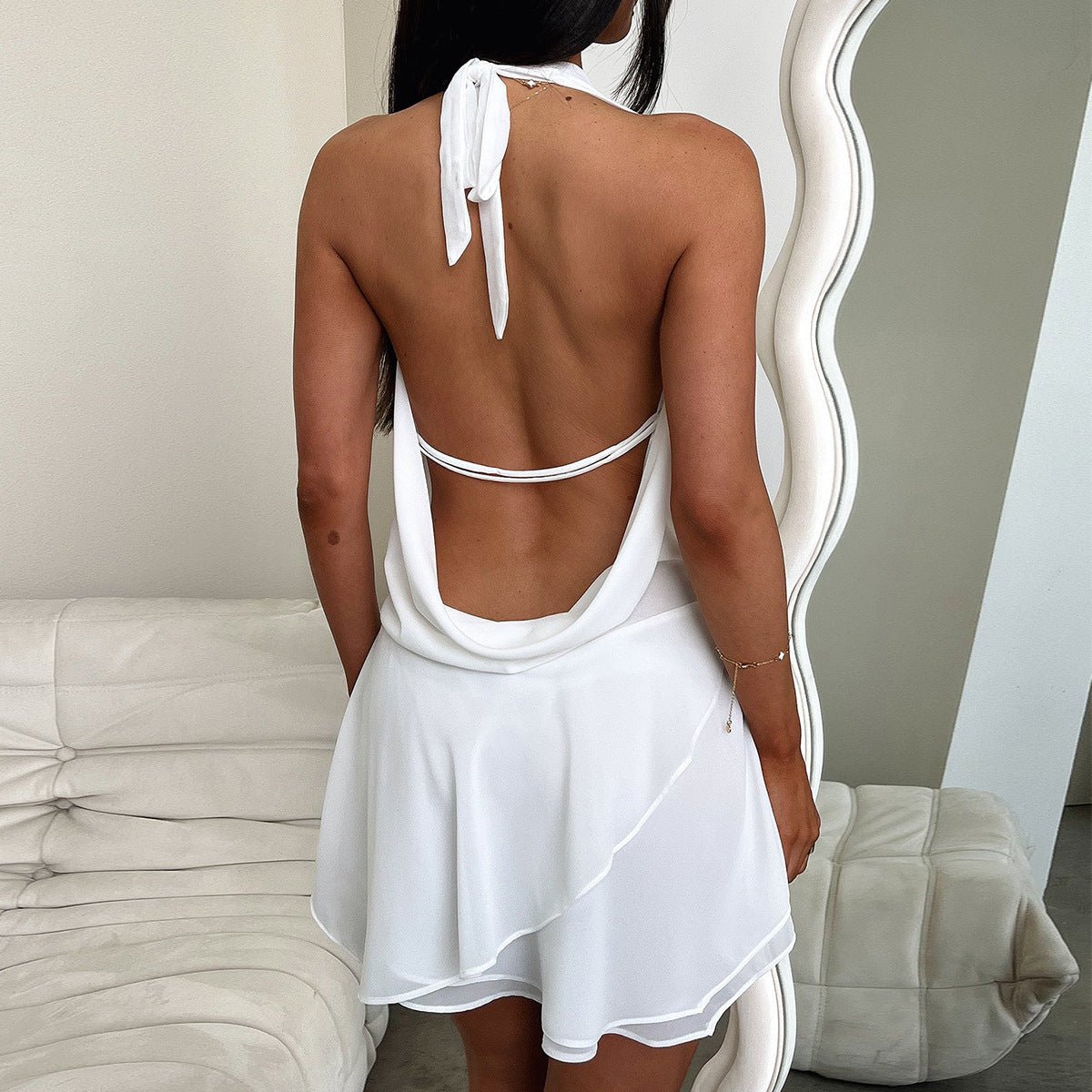 Mini vestido Hailey halter sem costas