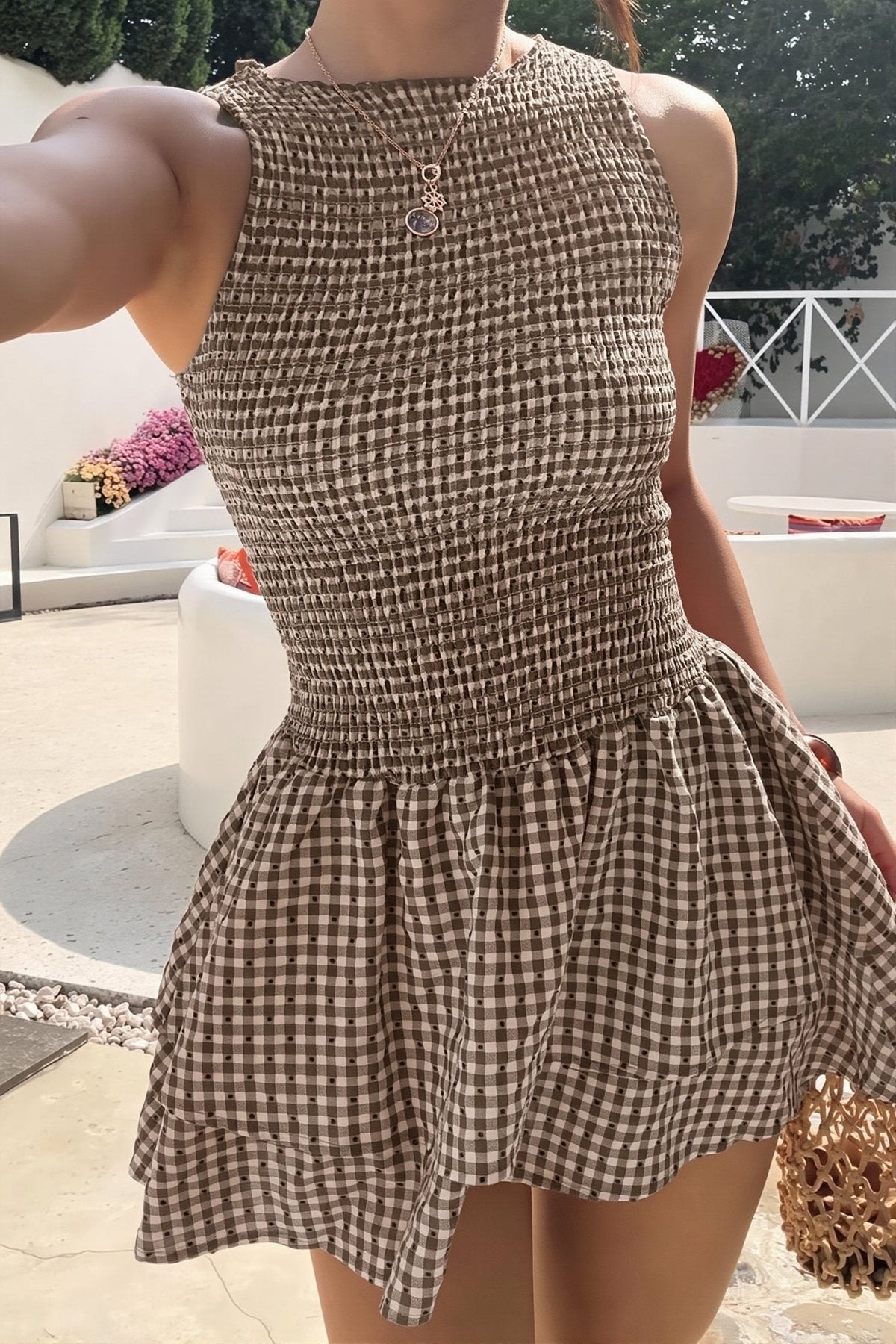 Vestido curto aos quadrados com franzido Hazel