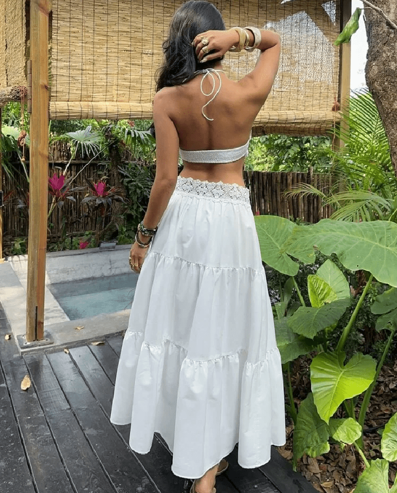 Conjunto Helena com saia em camadas, renda e decote halter