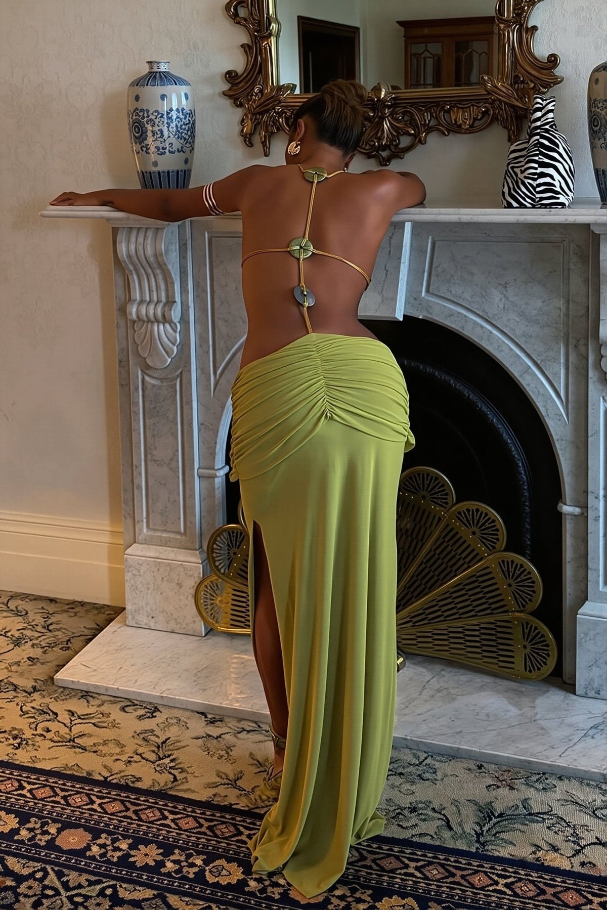 Vestido maxi Hillary com missangas e decote halter