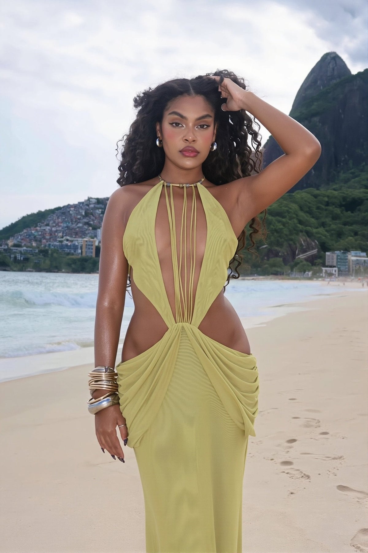 Vestido maxi Hillary com missangas e decote halter