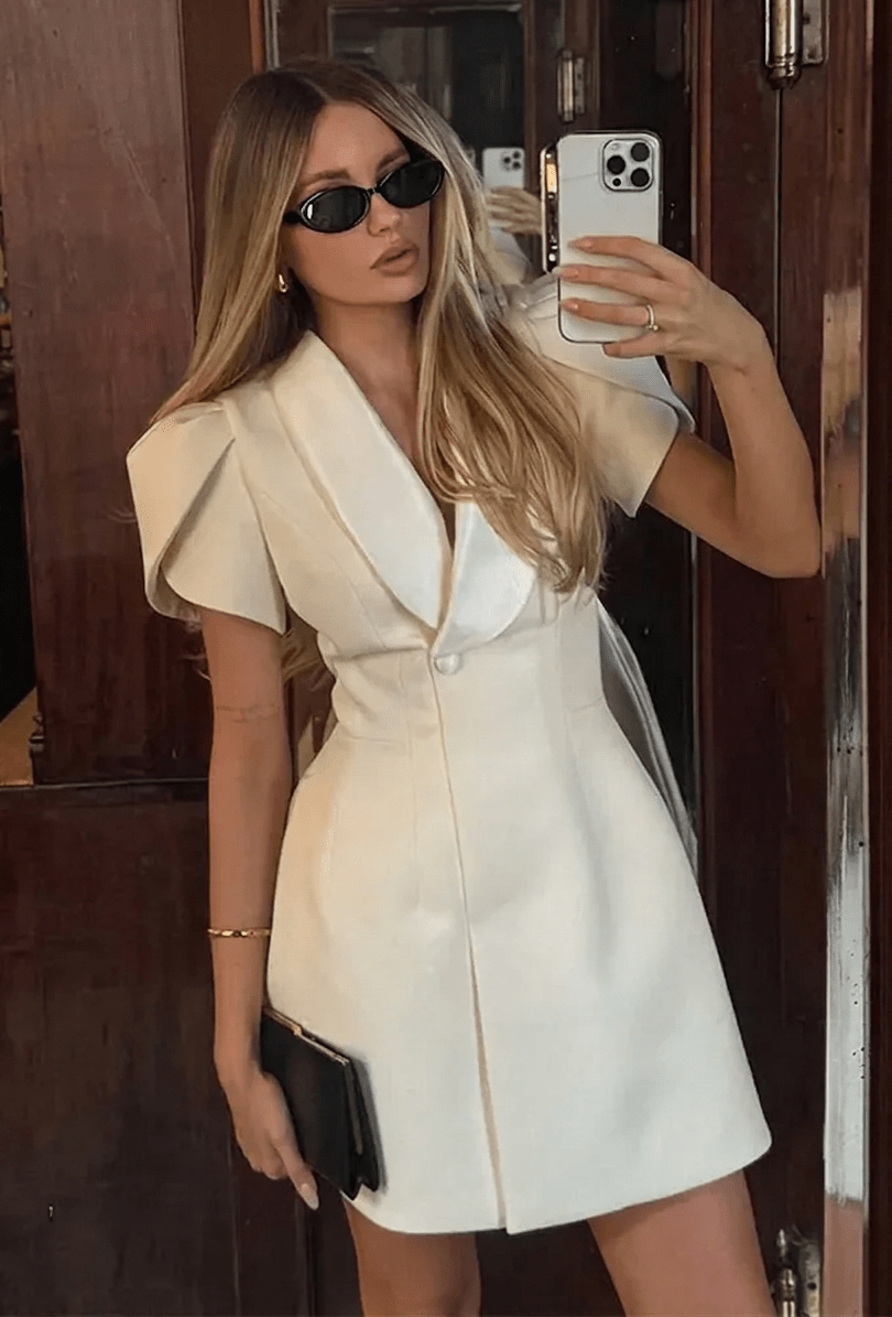 Vestido mini Hypatia com gola xaile