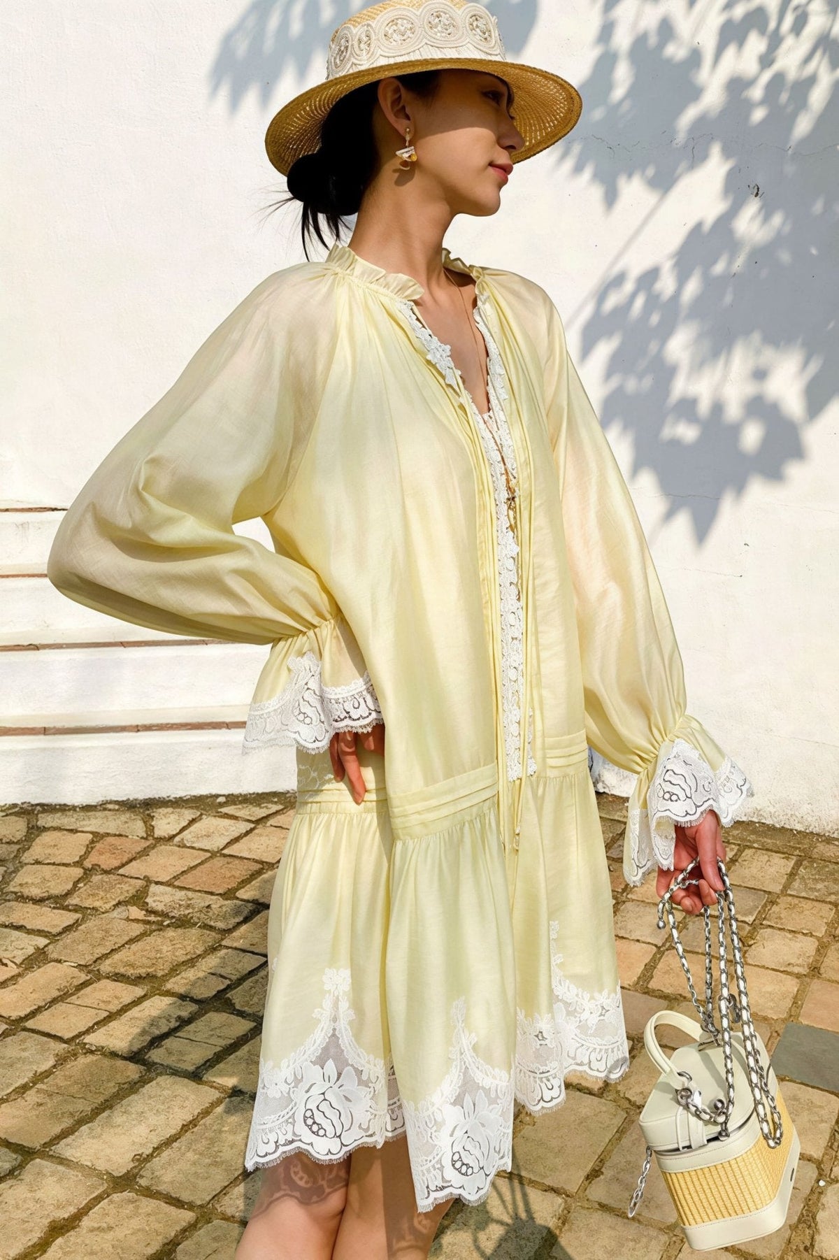 Vestido midi Imara em linho e renda com patchwork