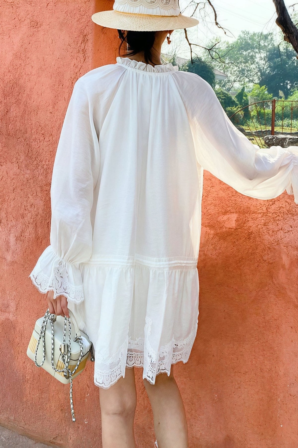 Vestido midi Imara em linho e renda com patchwork