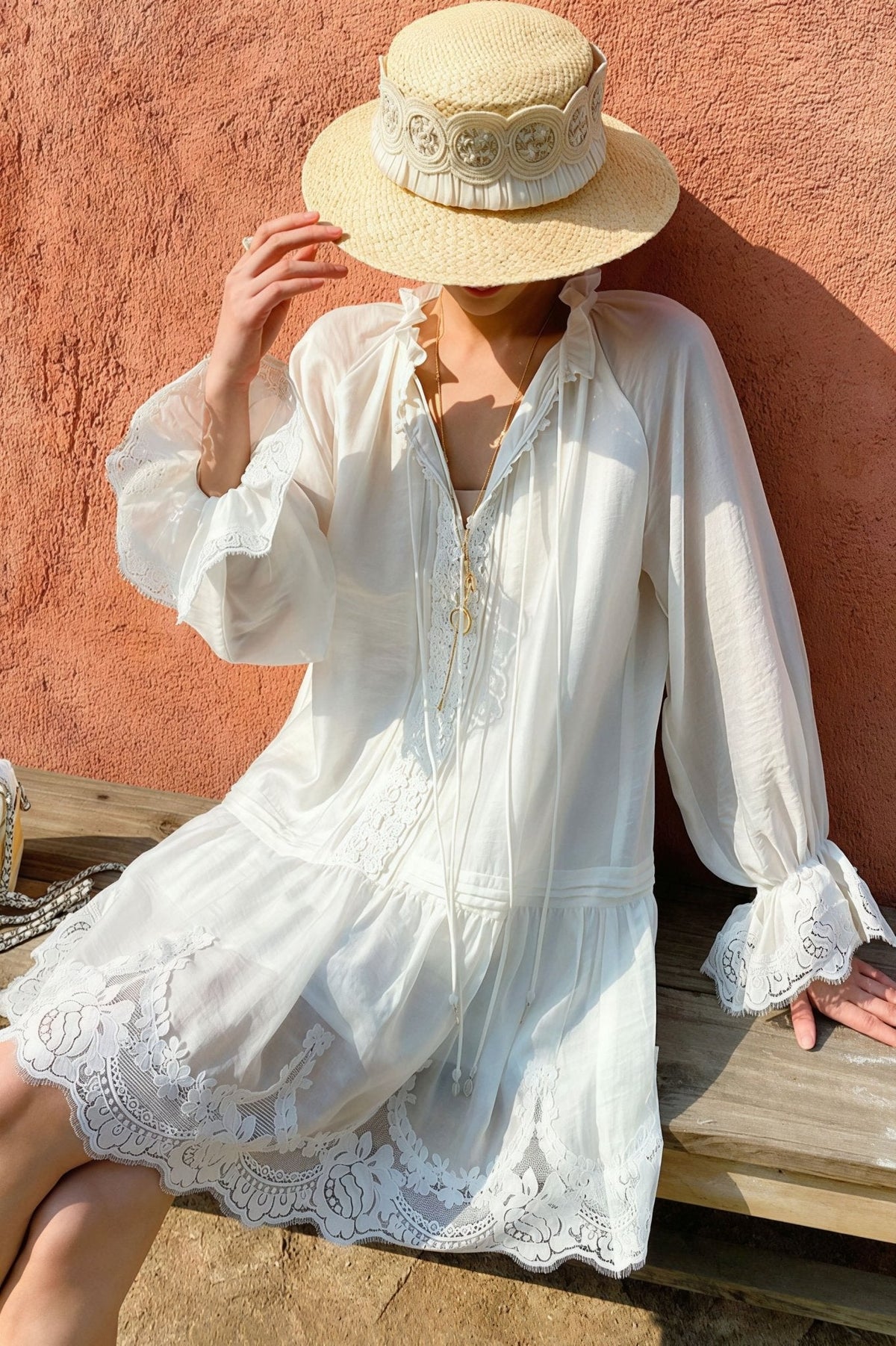 Vestido midi Imara em linho e renda com patchwork