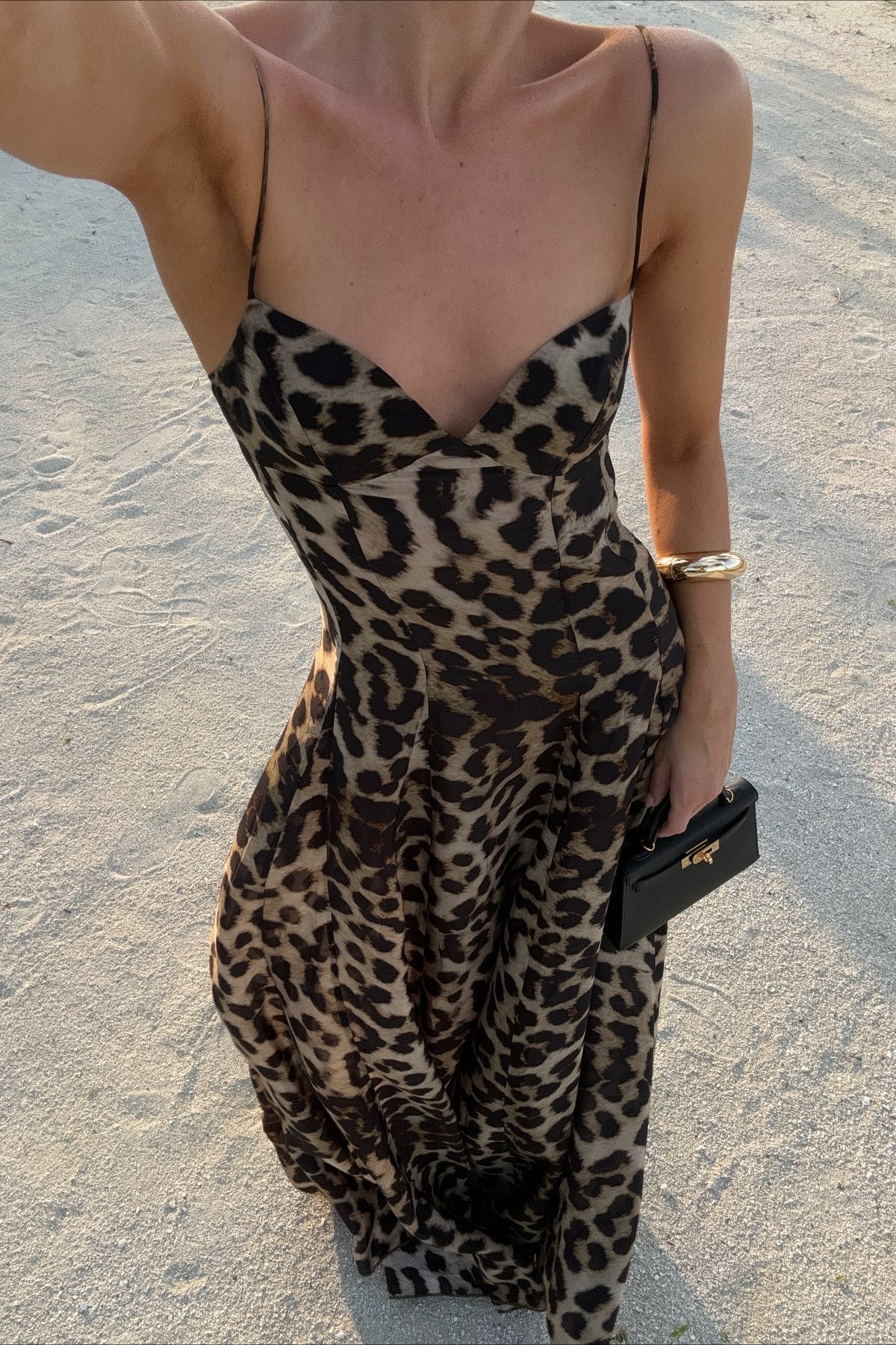 Vestido comprido com alças finas e padrão leopardo Imogen