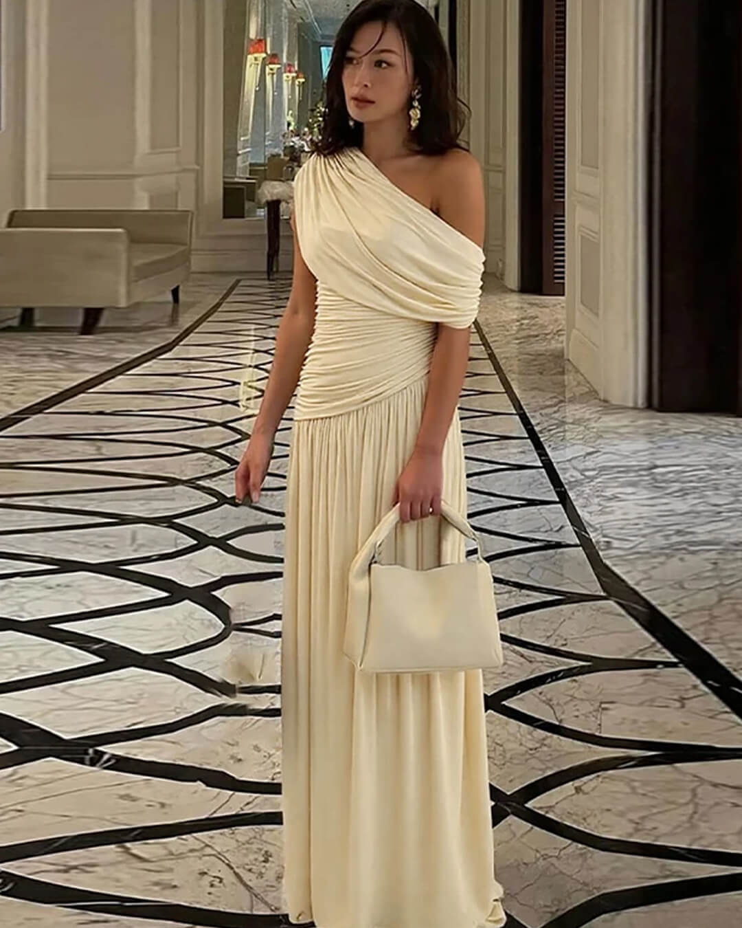 Vestido maxi de um ombro Ingrid