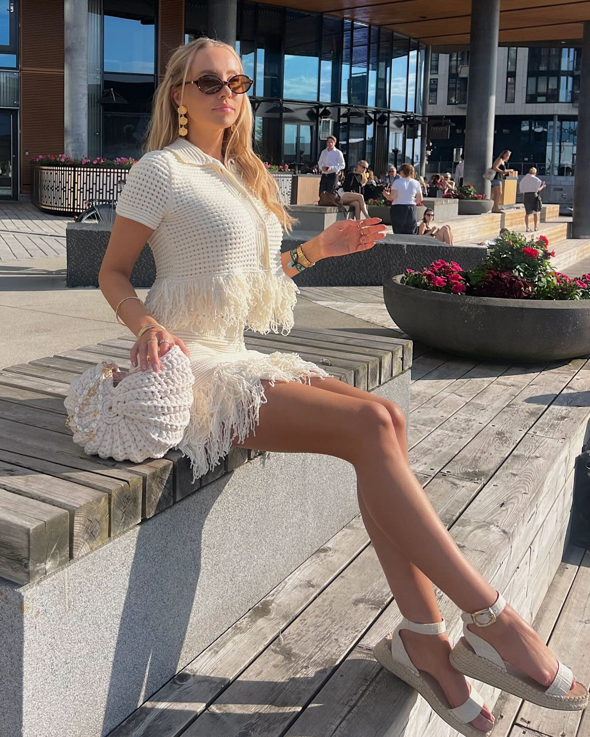 Conjunto de camisola e saia de malha com franjas Ioanna