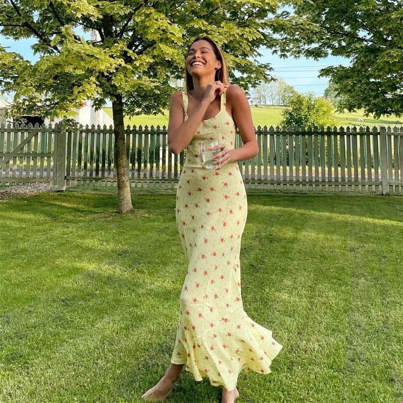 Vestido floral evasé com folhos Iris