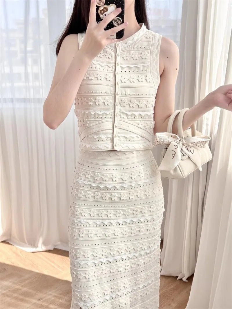 Conjunto Isabella de colete de malha floral e saia midi com folhos
