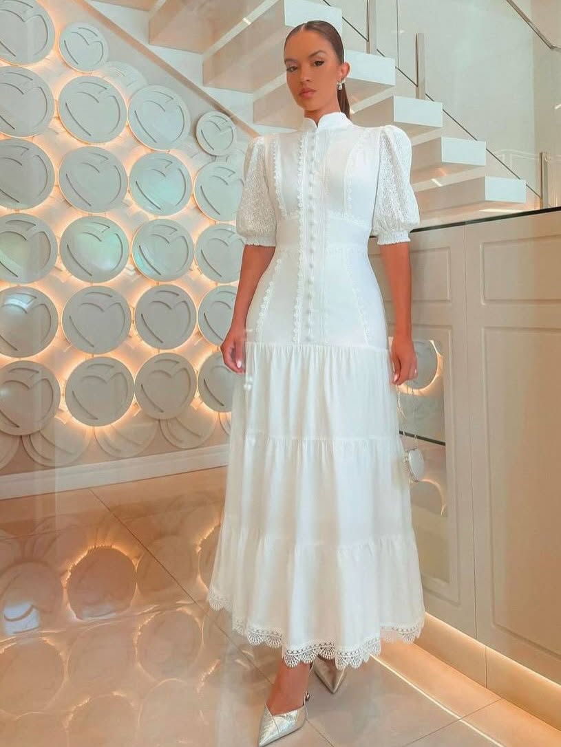 Vestido midi com renda bordada e mangas balão Isabelle