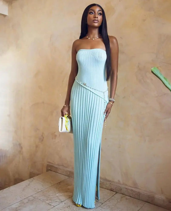 Vestido comprido de malha, sem alças e com racha lateral Isadora