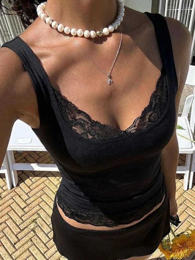 Top de alças com acabamento em renda Jaelyn