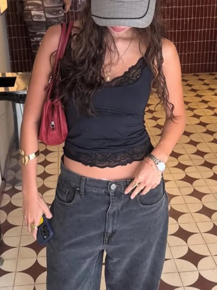 Top de alças com acabamento em renda Jaelyn