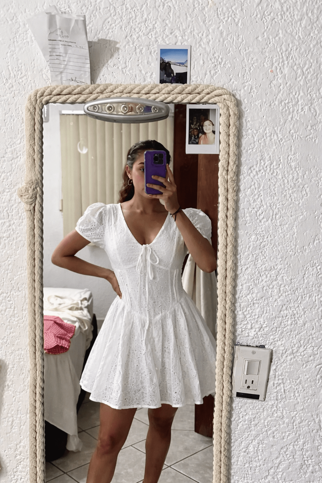 Vestido mini bordado com mangas balão Jane