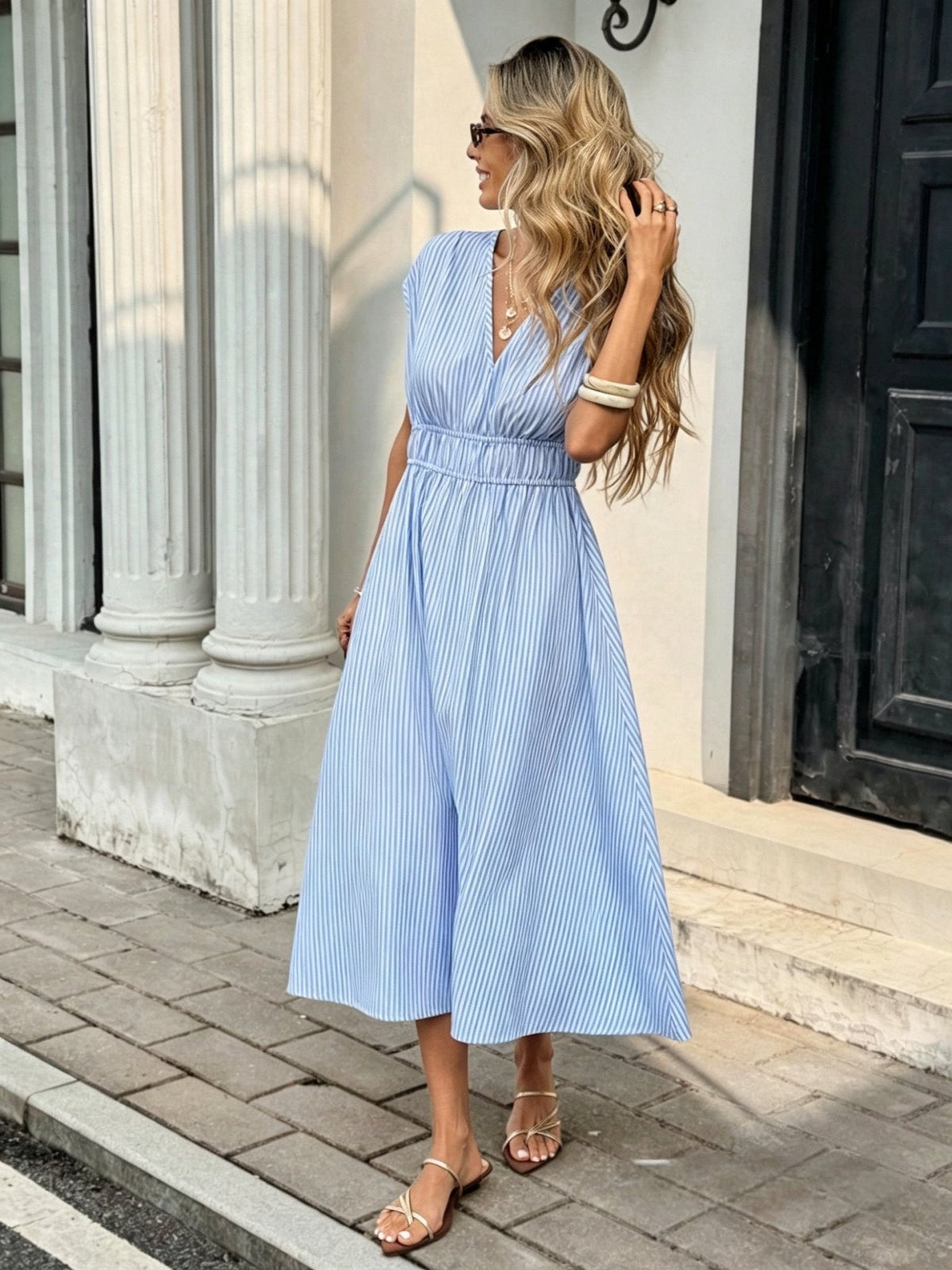 Vestido maxi Jessica às riscas, com corte império