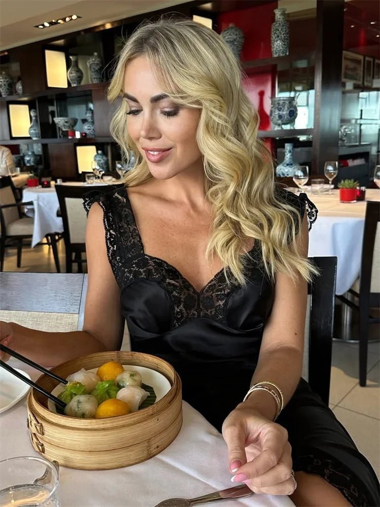 Vestido comprido em cetim e renda Joanna