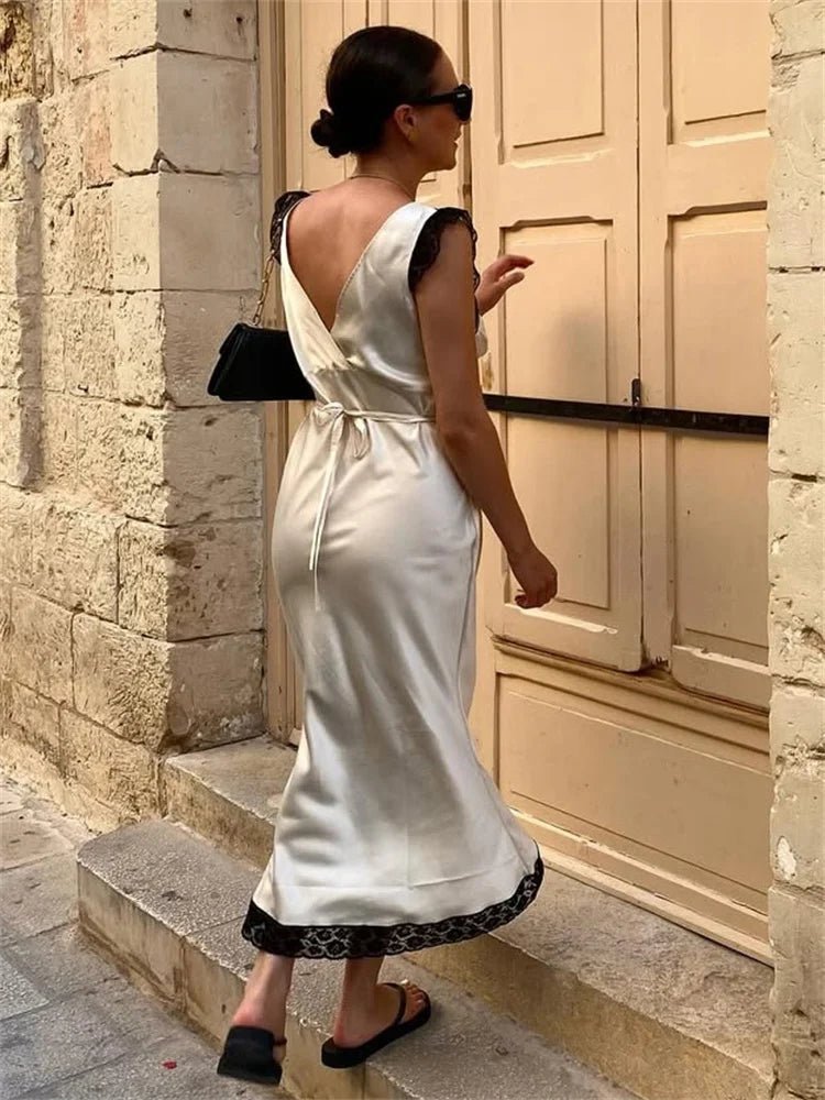 Vestido comprido em cetim e renda Joanna