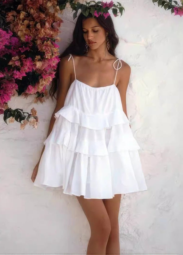 Vestido curto de verão com folhos em camadas Kaira