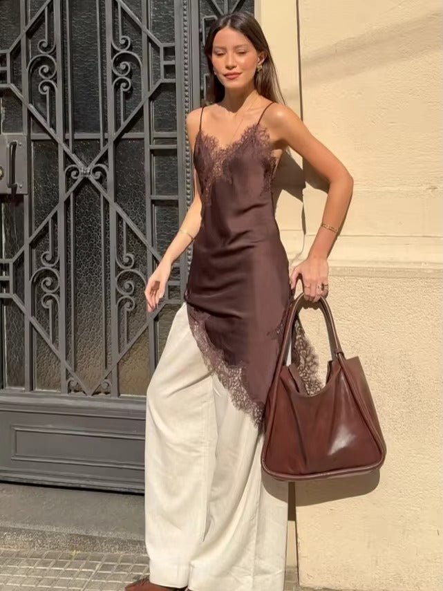 Vestido curto assimétrico de cetim Kara