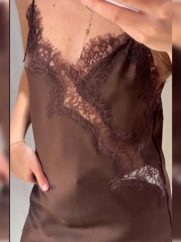 Vestido curto assimétrico de cetim Kara