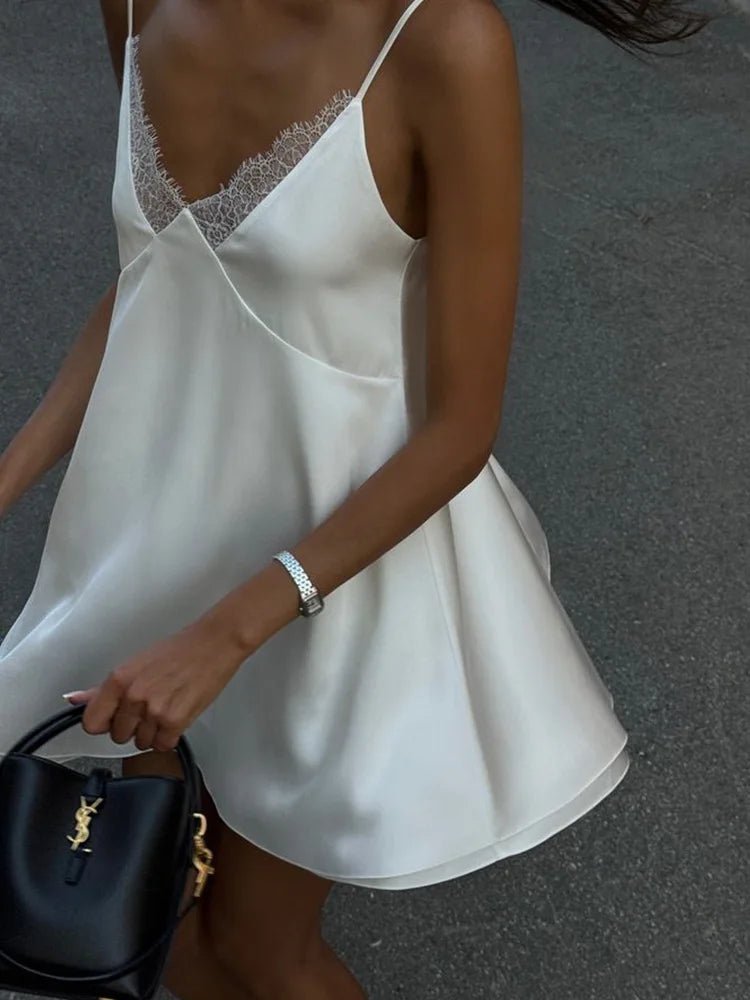 Vestido mini de cetim com alças Kimberly