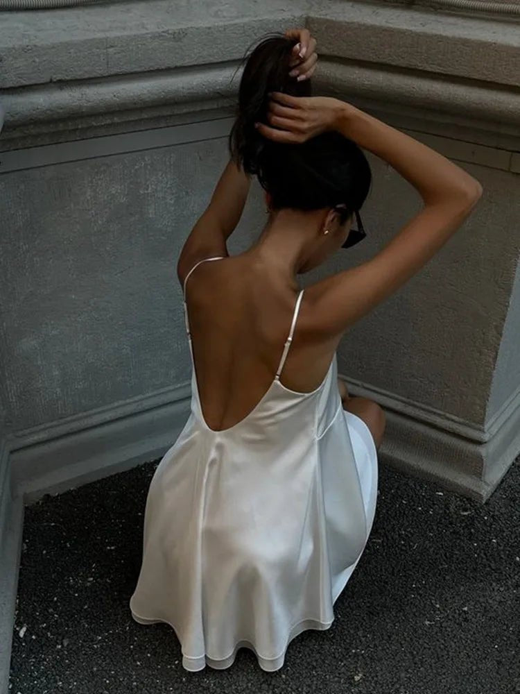 Vestido mini de cetim com alças Kimberly