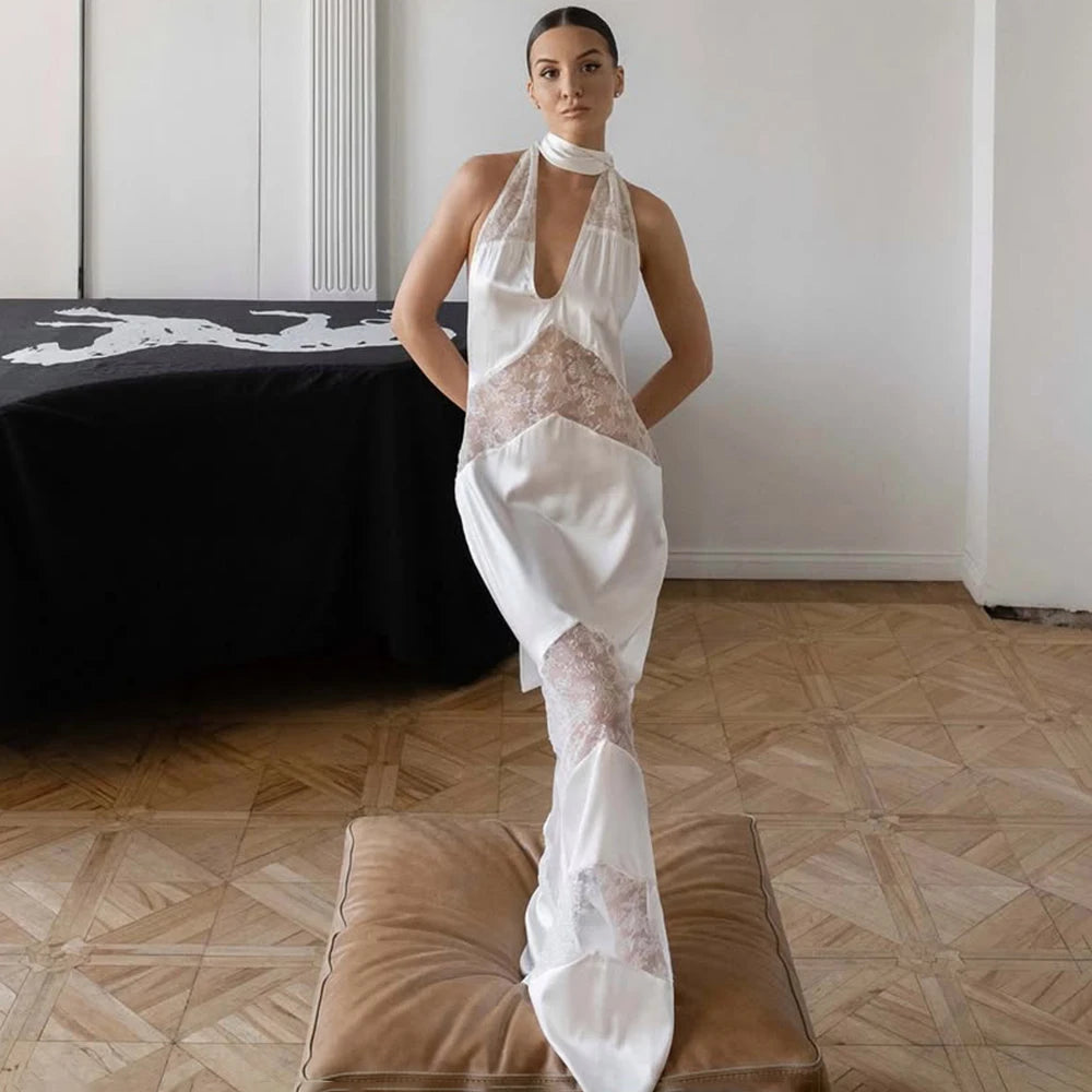 Vestido maxi de renda com laço