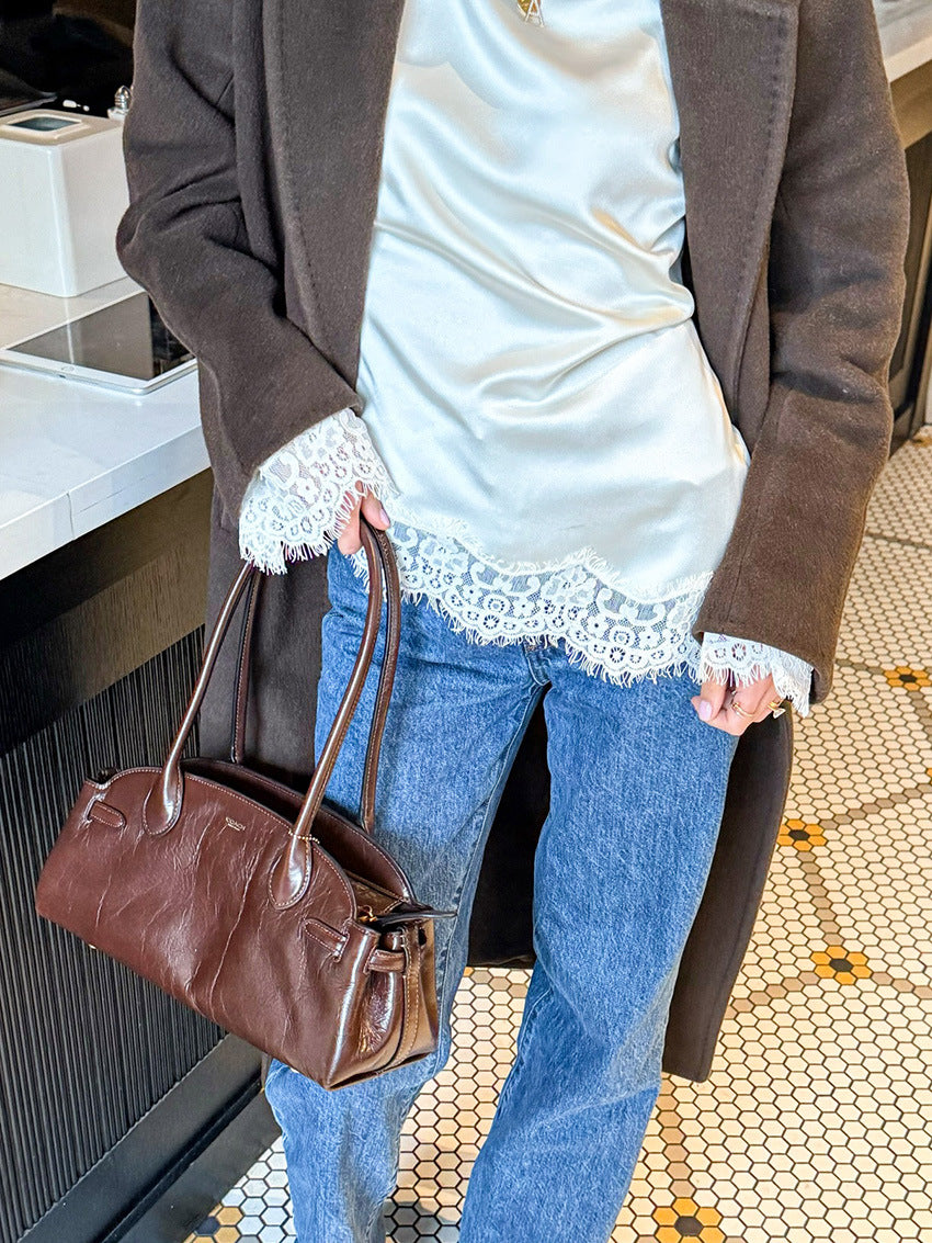 Top acetinado com debrum de renda Bettina
