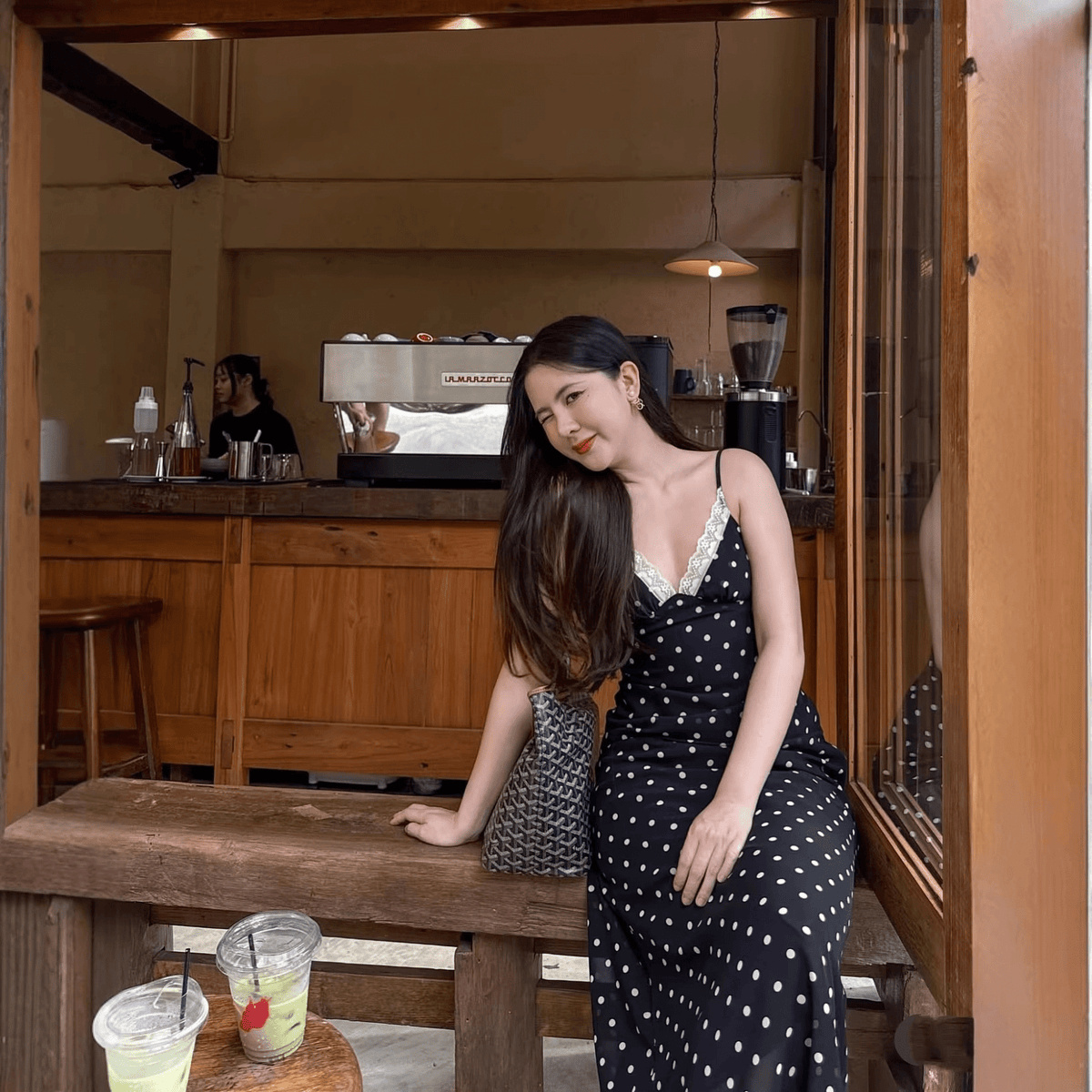 Vestido Laura às bolinhas com acabamento em renda