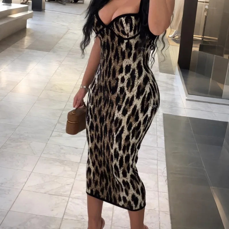 Vestido midi halter com padrão leopardo Kira