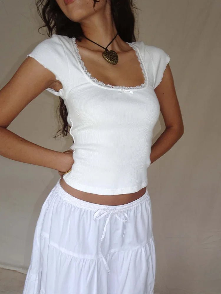 Top curto Liberty com acabamento em renda