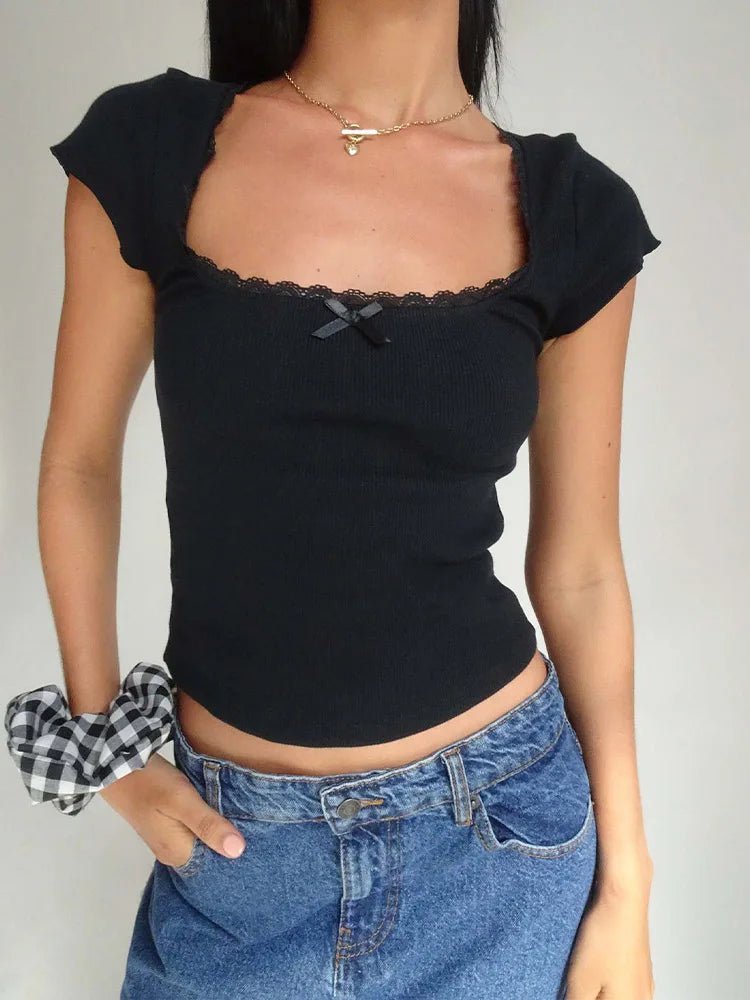 Top curto Liberty com acabamento em renda