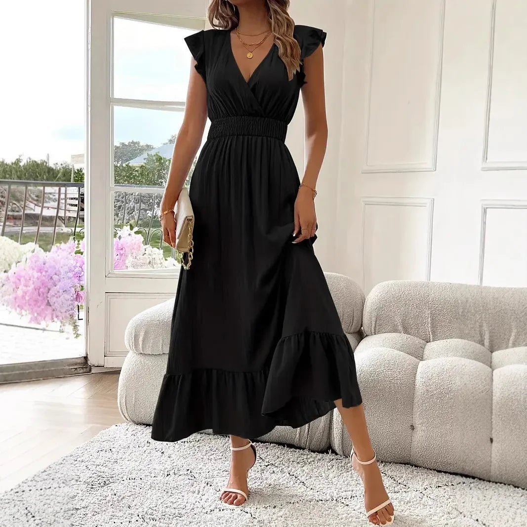 Vestido preto Livia com decote em V e folhos