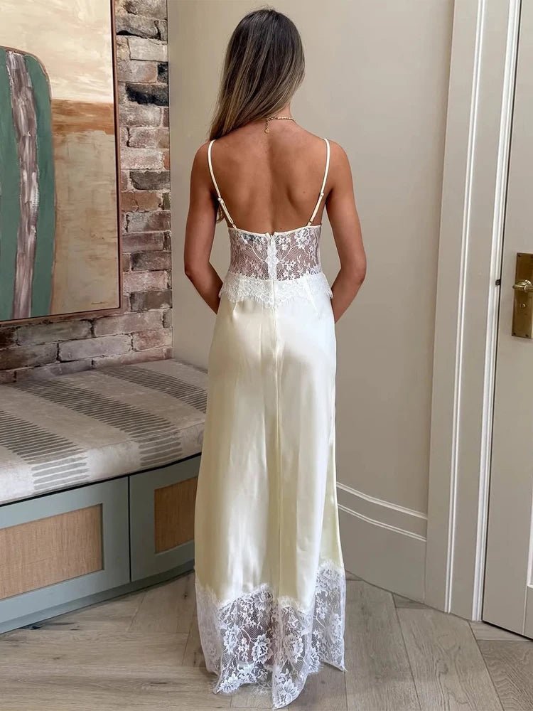 Vestido de cetim e renda com ombros descobertos Lora