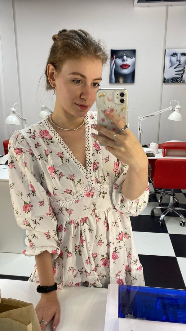 Mini vestido floral de renda Lottie