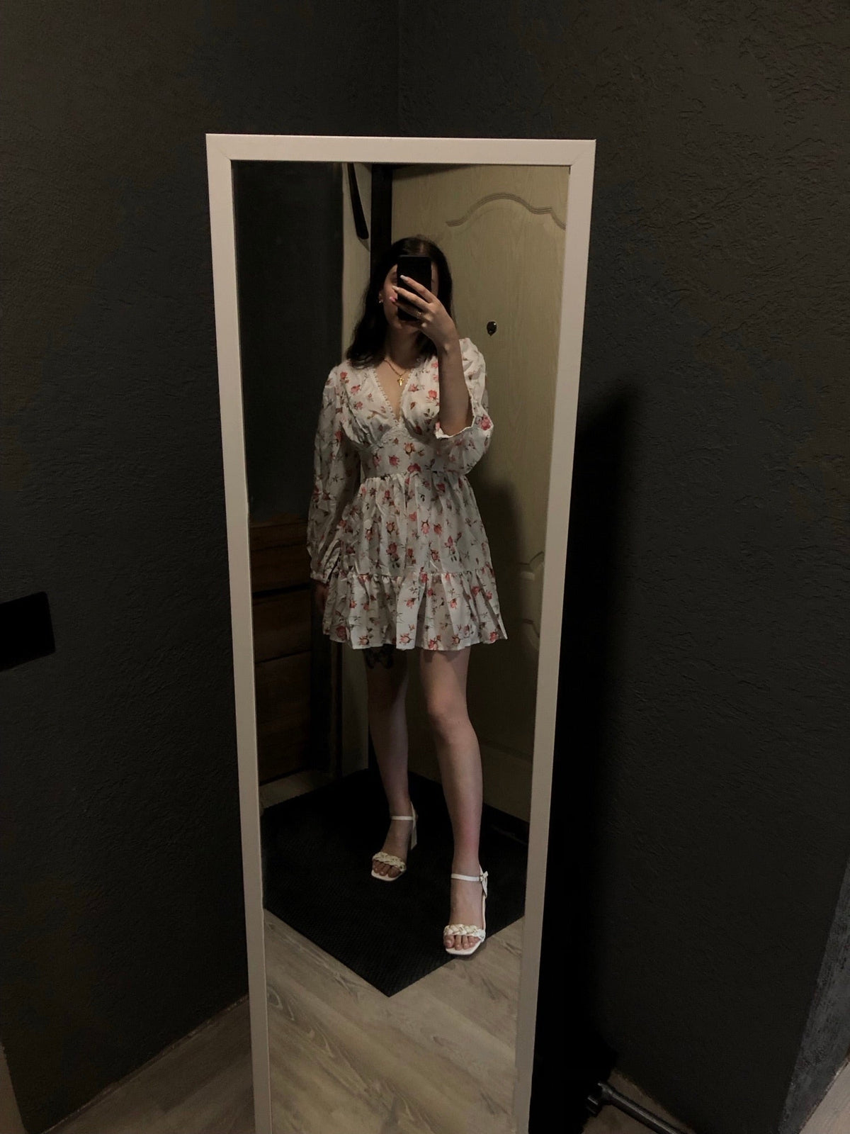 Mini vestido floral de renda Lottie