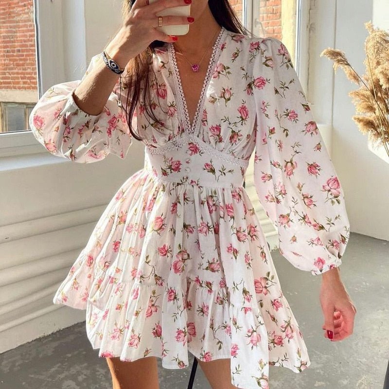 Mini vestido floral de renda Lottie