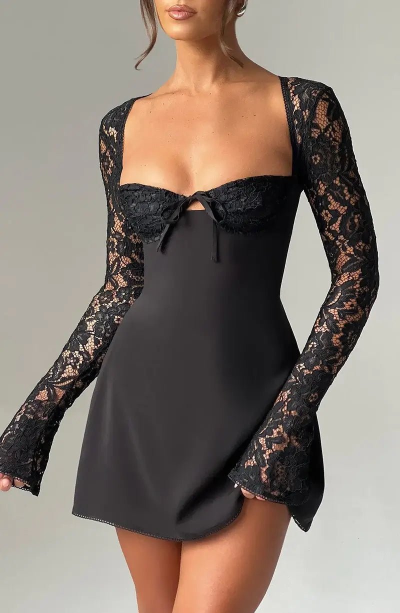 Vestido curto Louise com detalhes de renda