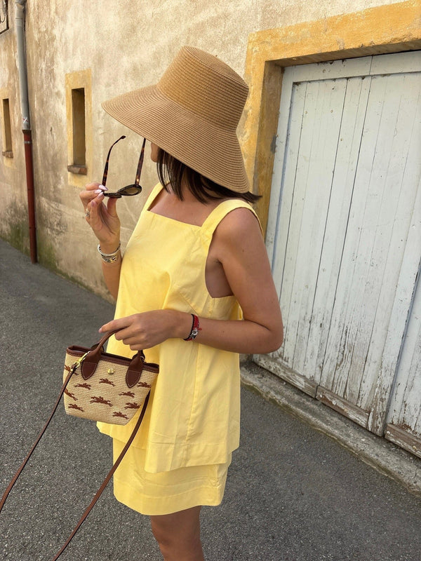 Conjunto Maria de top de alças e saia amarelo-limão