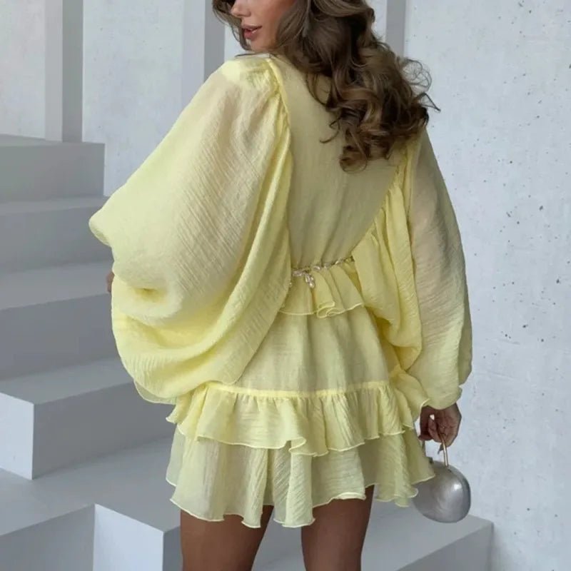 Vestido curto plissado com folhos Marianna