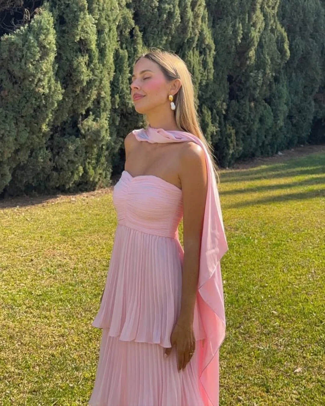 Vestido comprido plissado em camadas sem alças Michelle