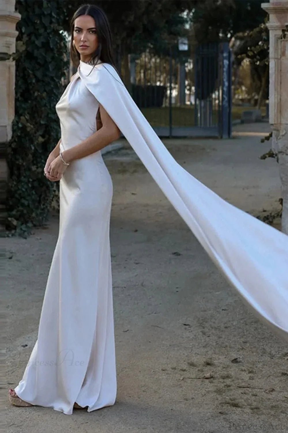 Vestido Mila de cetim com frente única