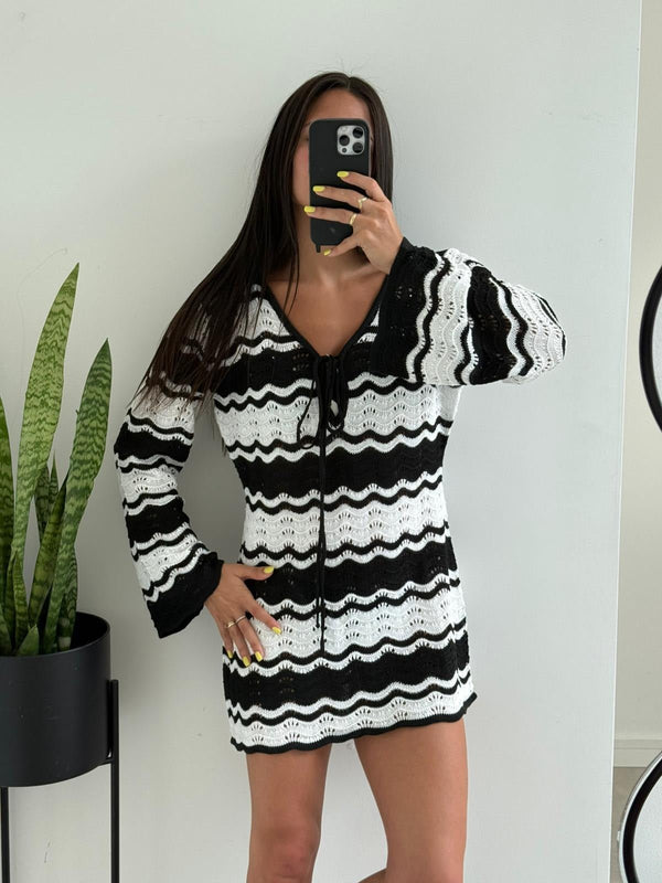 Vestido curto de croché contrastante Miriam
