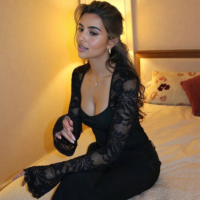 Top Nadine em renda com mangas evasé