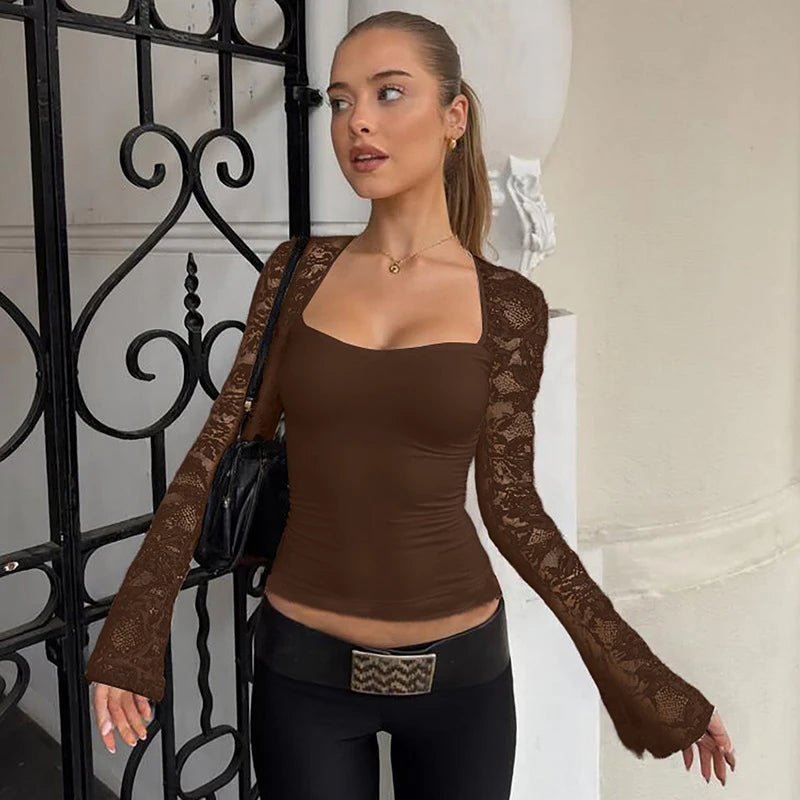 Top Nadine em renda com mangas evasé