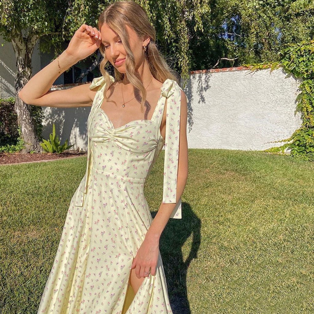 Vestido midi Natalie com padrão floral e racha alta