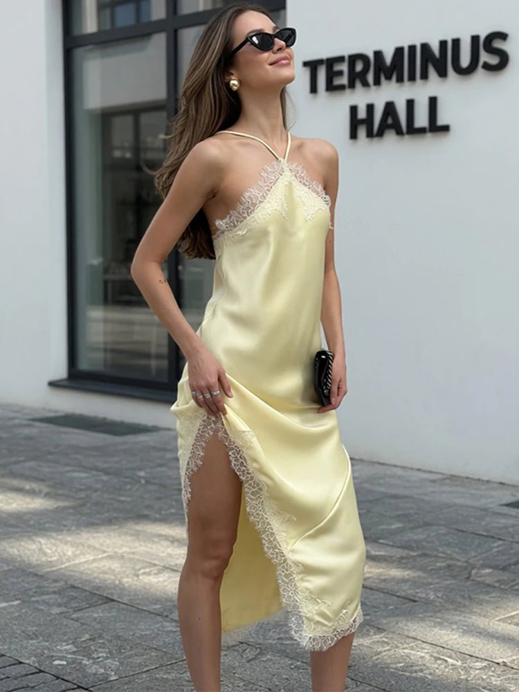 Vestido midi Natalie em renda com ombros descobertos