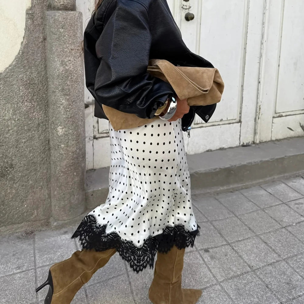 Saia midi Nicky em renda com bolinhas retro